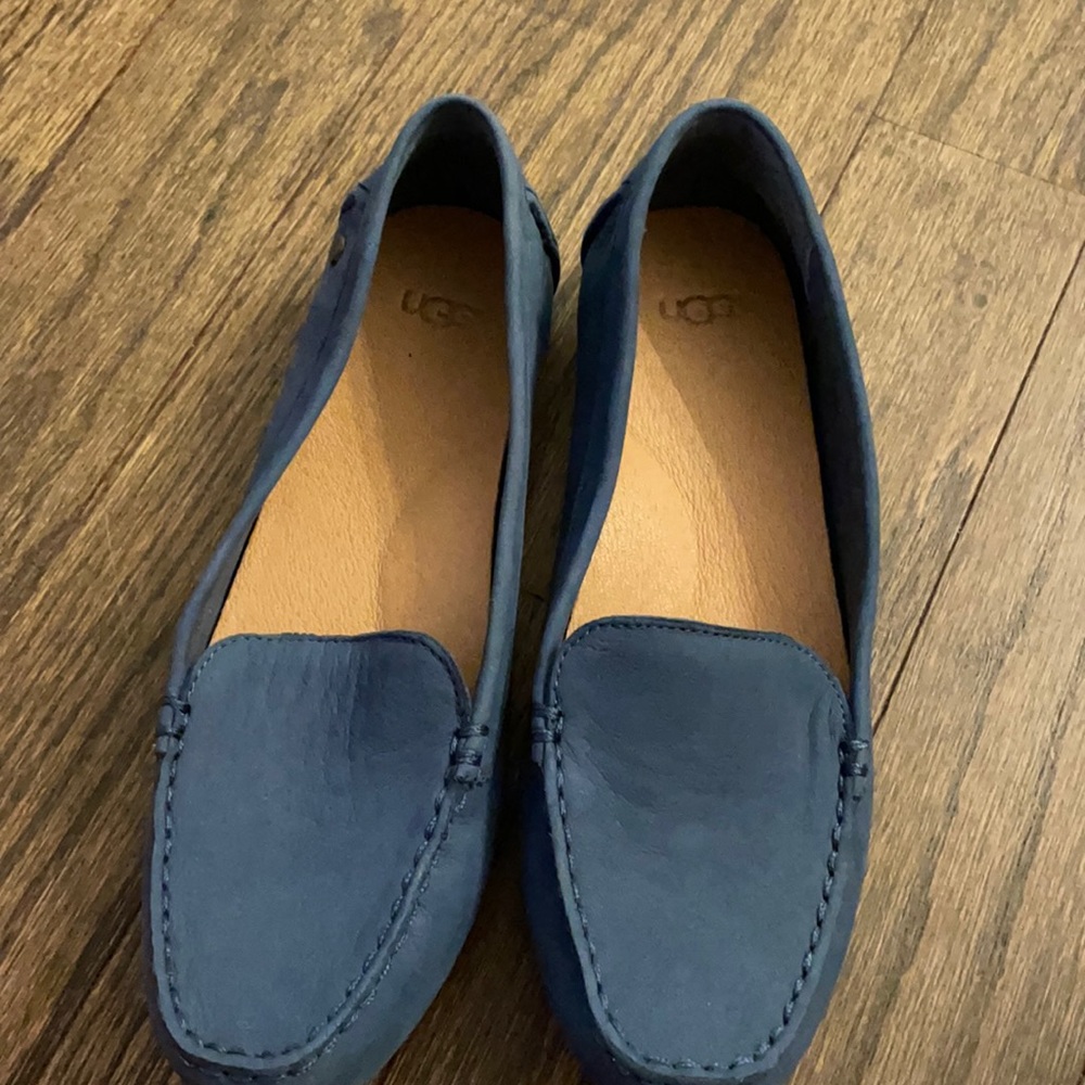 Women’s ugg shoe navy sz 8